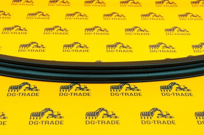 Уплотнение заднего стекла (нижнее) JCB 904/20260 (2)